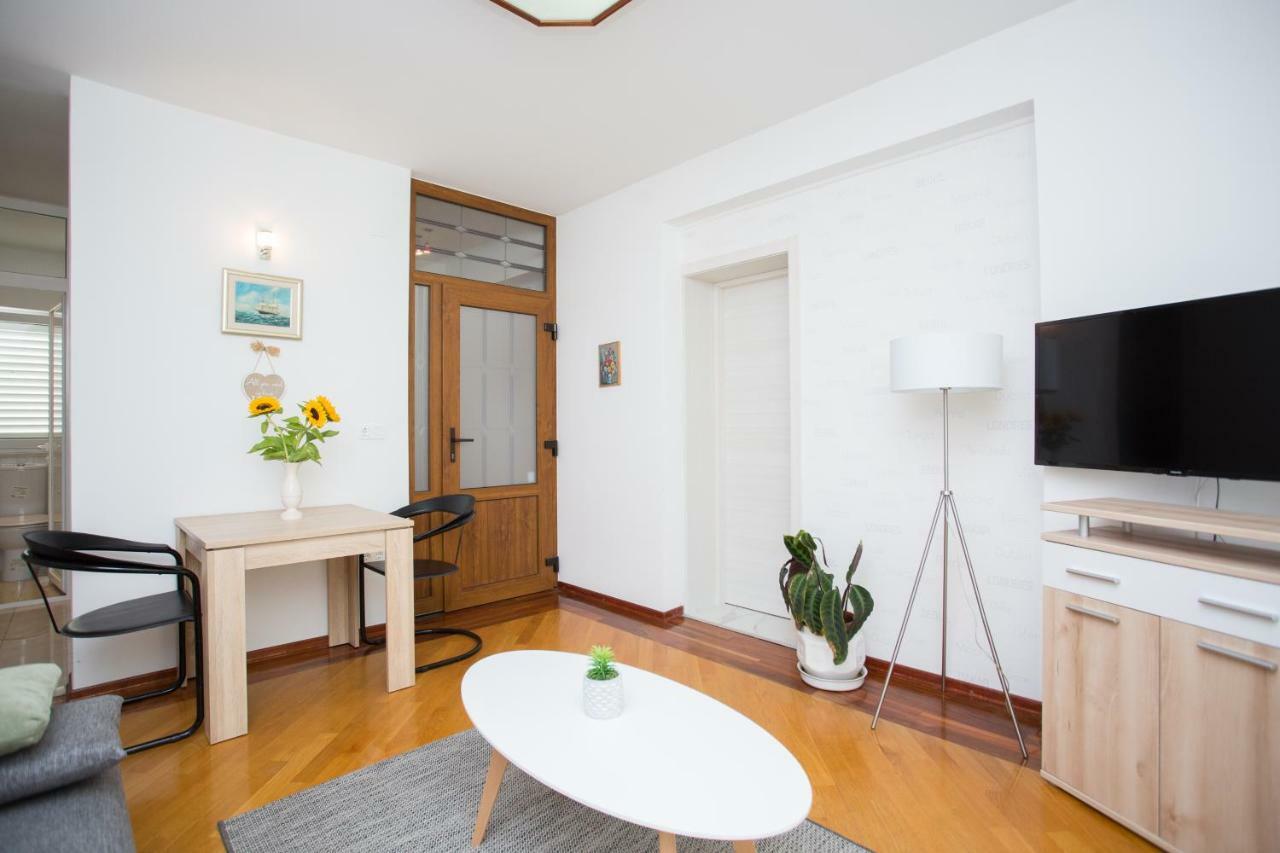 Apartments Baksi Split Exterior photo